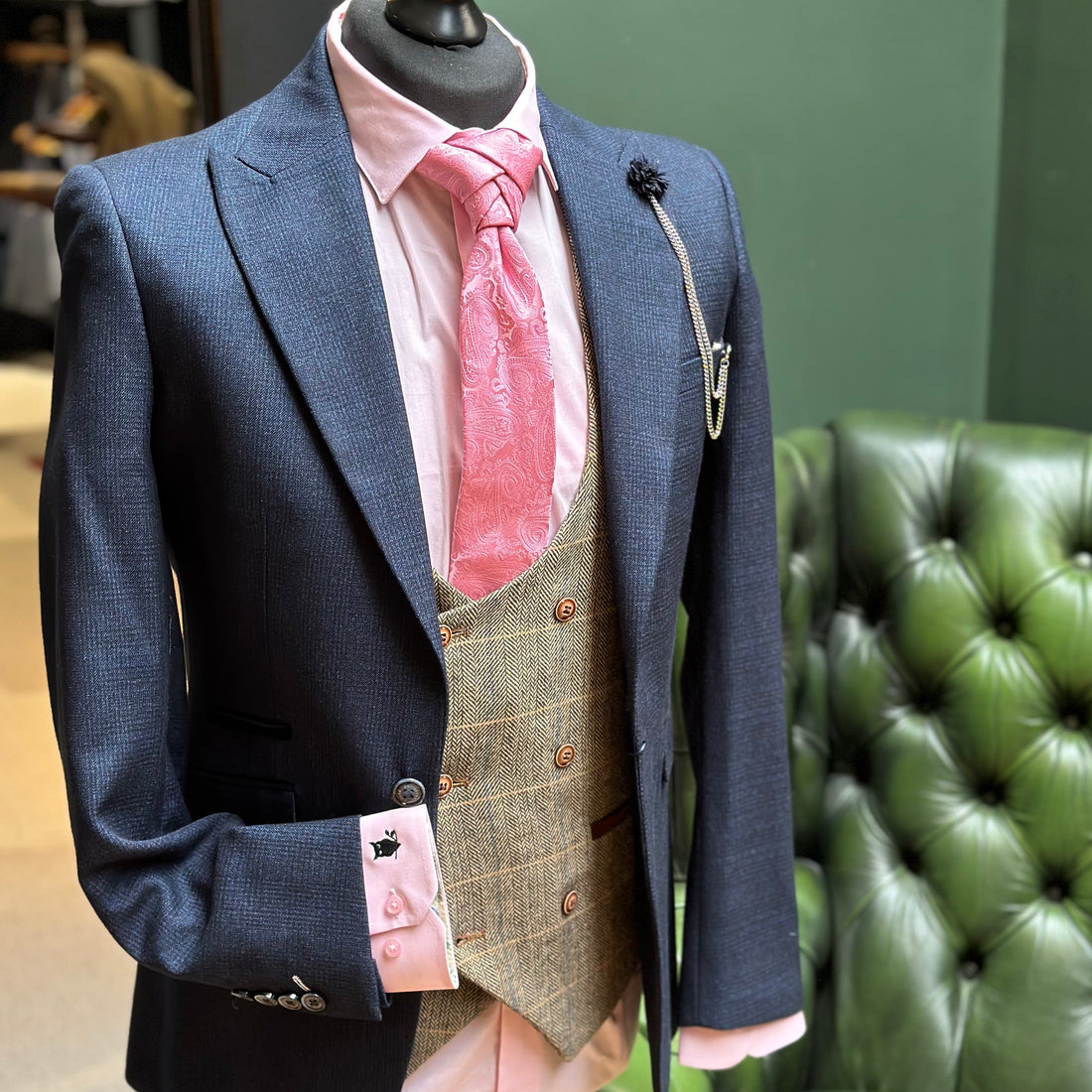 Mastering Men’s Accessories: How To Find The Right Accessories For You
