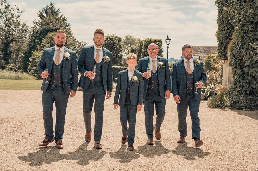 Dark Blue Navy Groomsmen Suits Brody Navy Blue Notched Lapel Stylish Wedding Groomsmen Suits Dark Blue Navy Groomsmen Suits Brody Navy Blue Notched Lapel Stylish Wedding Groomsmen Suits