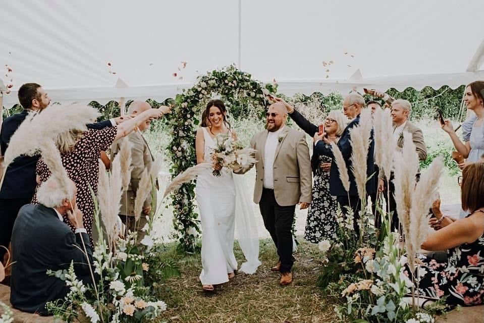 Choosing Wedding Guests: How To Plan & What To Do