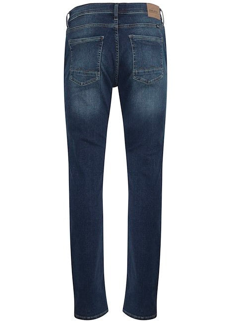 Twister fit dark blue men's jeans. Rear view.