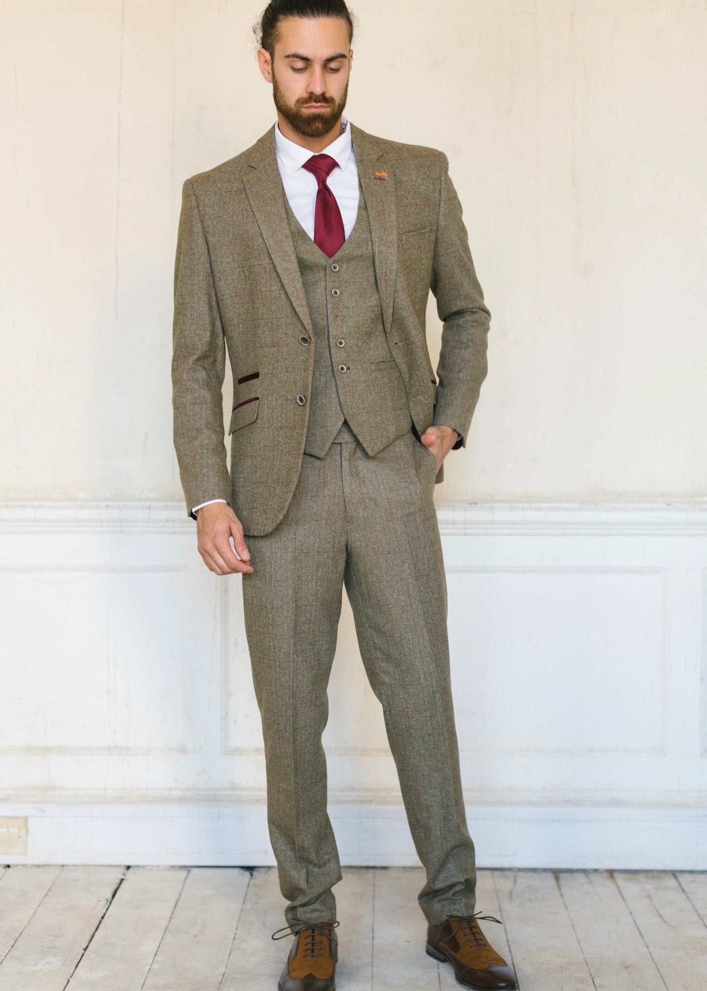 Cavani Gaston Sage Tweed 3 piece suit modelled with brown shoes. Great menswear outfit choice for formal occasions, race days or smart business attire