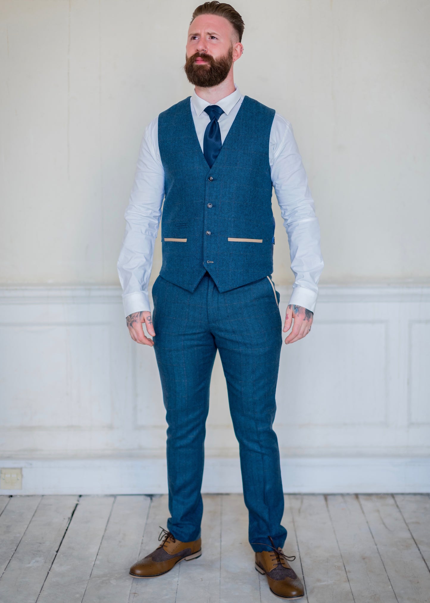 Marc Darcy Dion Tweed 2-Piece Suit with brown brogues and a crisp white shirt