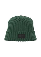 Load image into Gallery viewer, Men&#39;s beanie in green.
