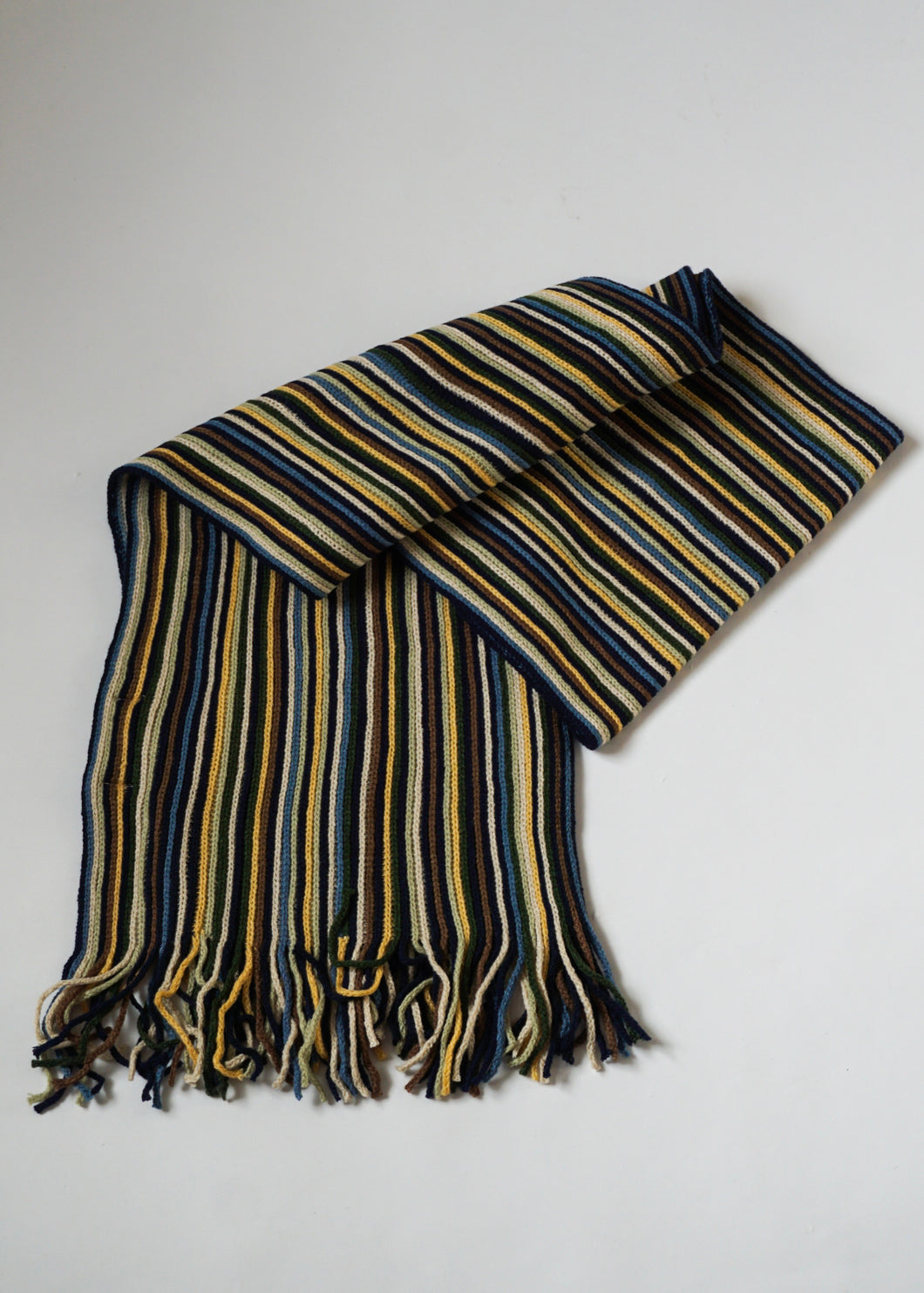 Rib knit scarf in multi colour.
