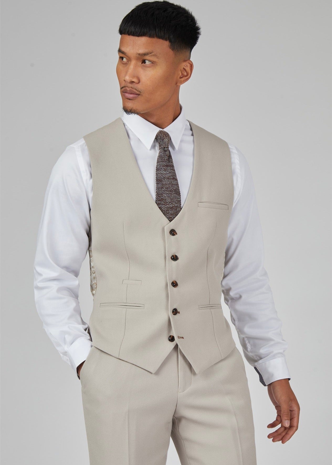 Stone men's suit Marc Darcy HM5 - front of waistcoat.