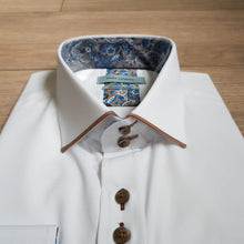Load image into Gallery viewer, Guide London formal white shirt with exquisite internal pattern.
