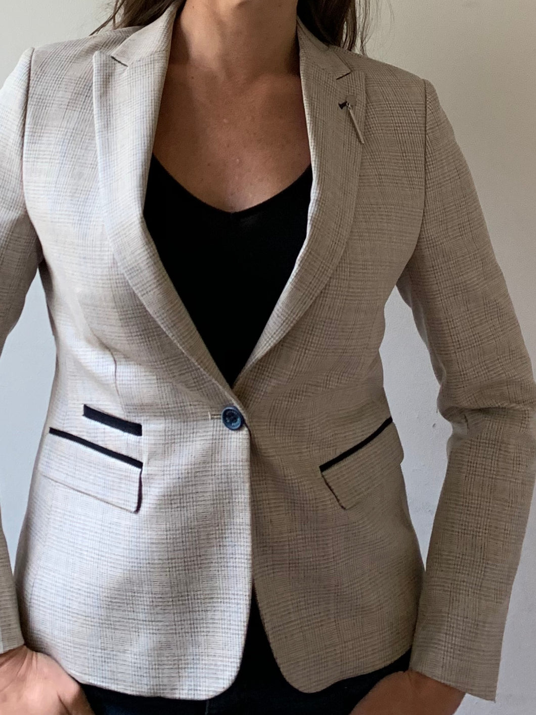 Ladies Caridi Check Blazer. Great fitted jacket for women to dress up for smart or business attire