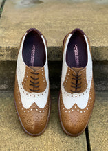 Load image into Gallery viewer, London Brogues Gatsby Tan/White
