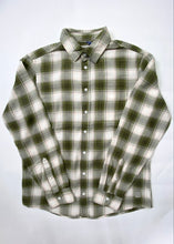 Load image into Gallery viewer, Checked moss lumberjack shirt. BLEND.
