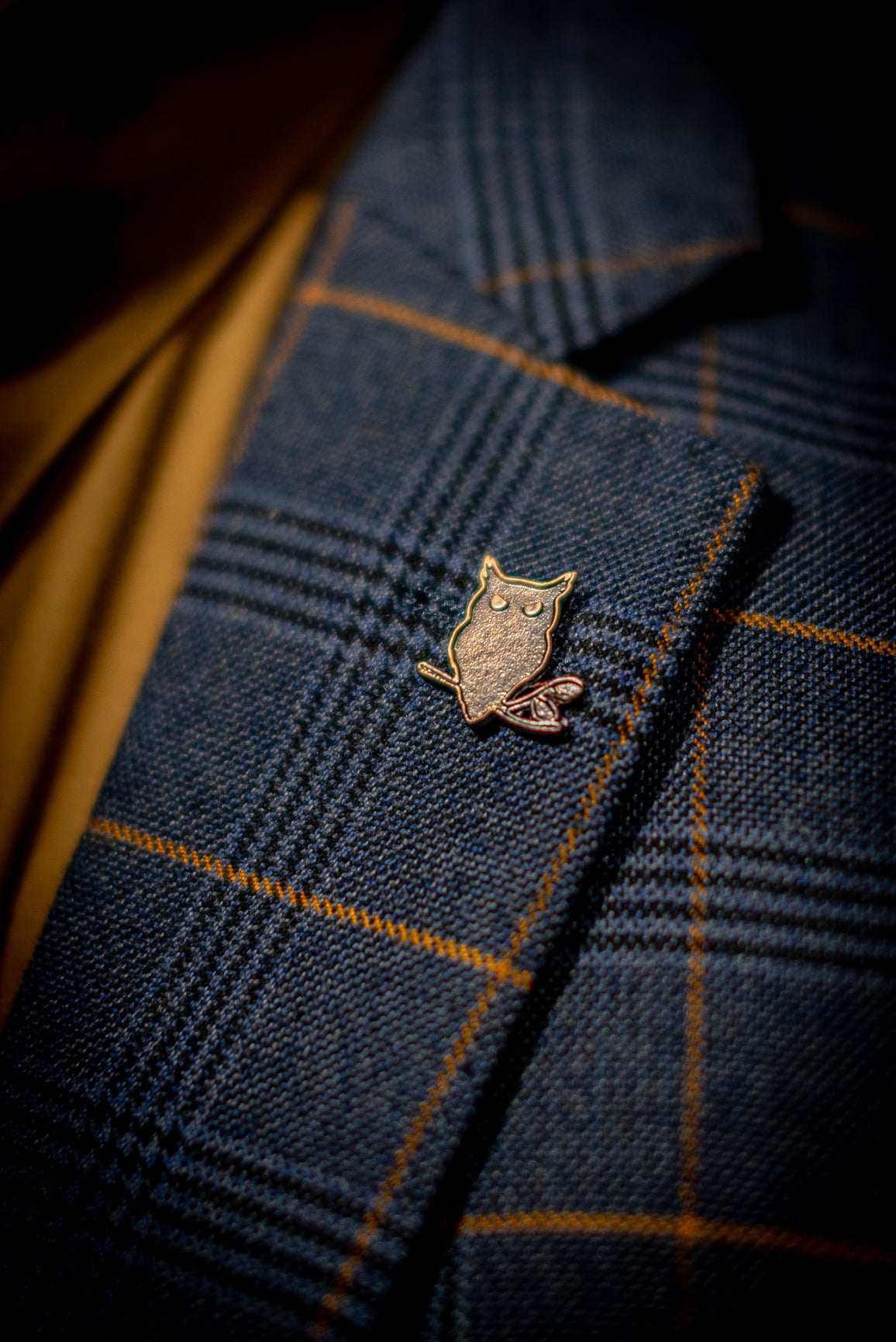 SUAVE OWL Lapel Pin