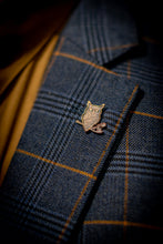 Load image into Gallery viewer, SUAVE OWL Lapel Pin
